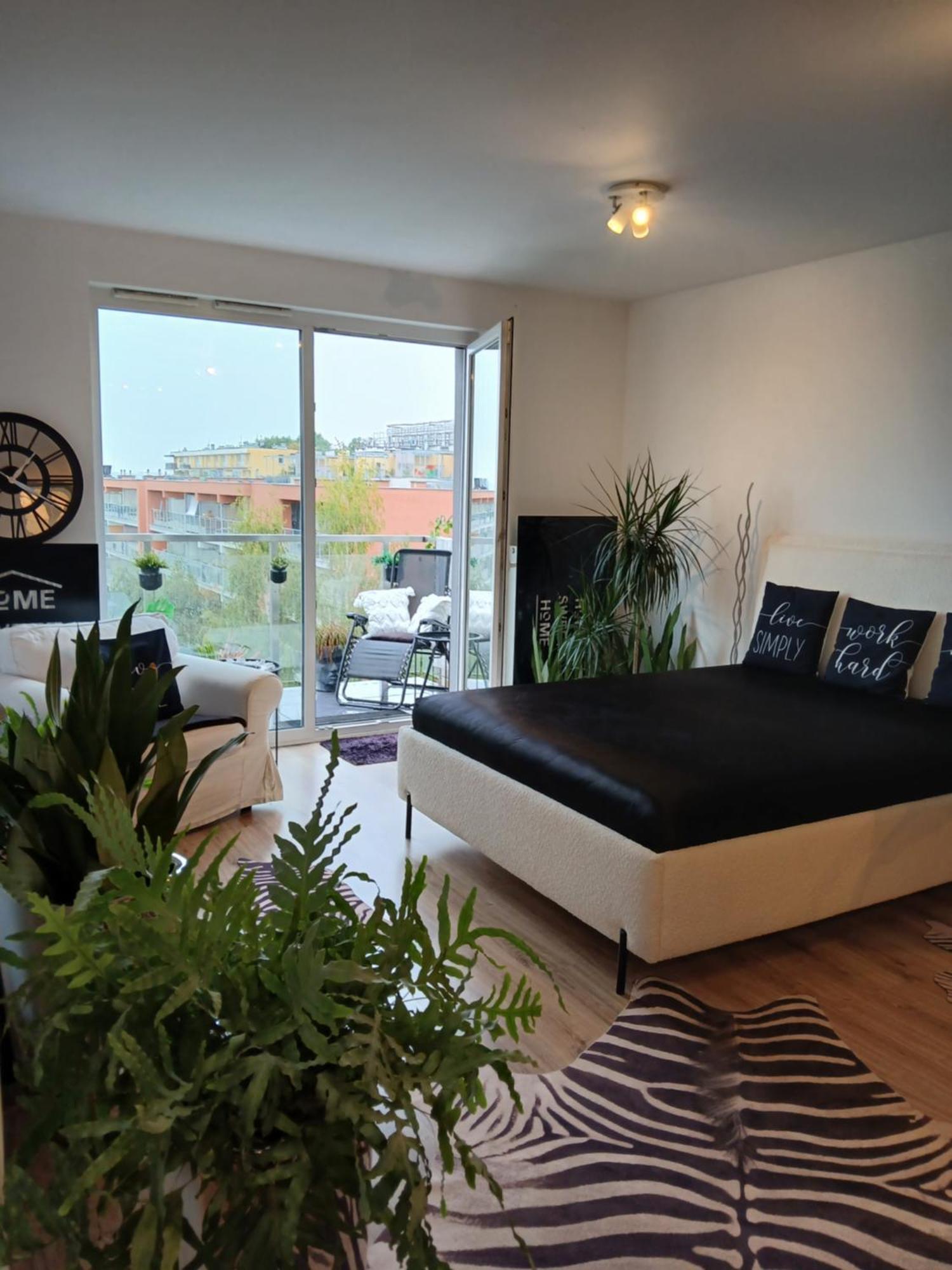 Apartment Center