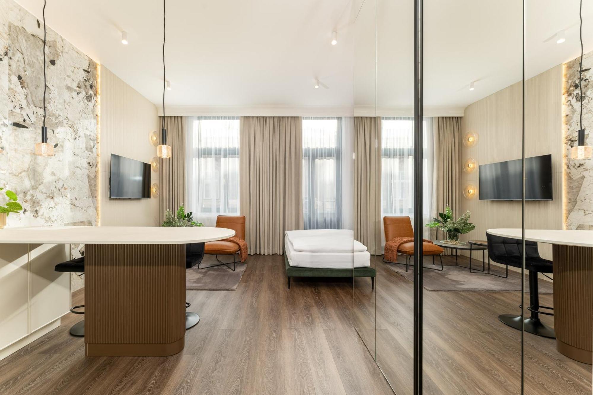 Heritage Apartment *