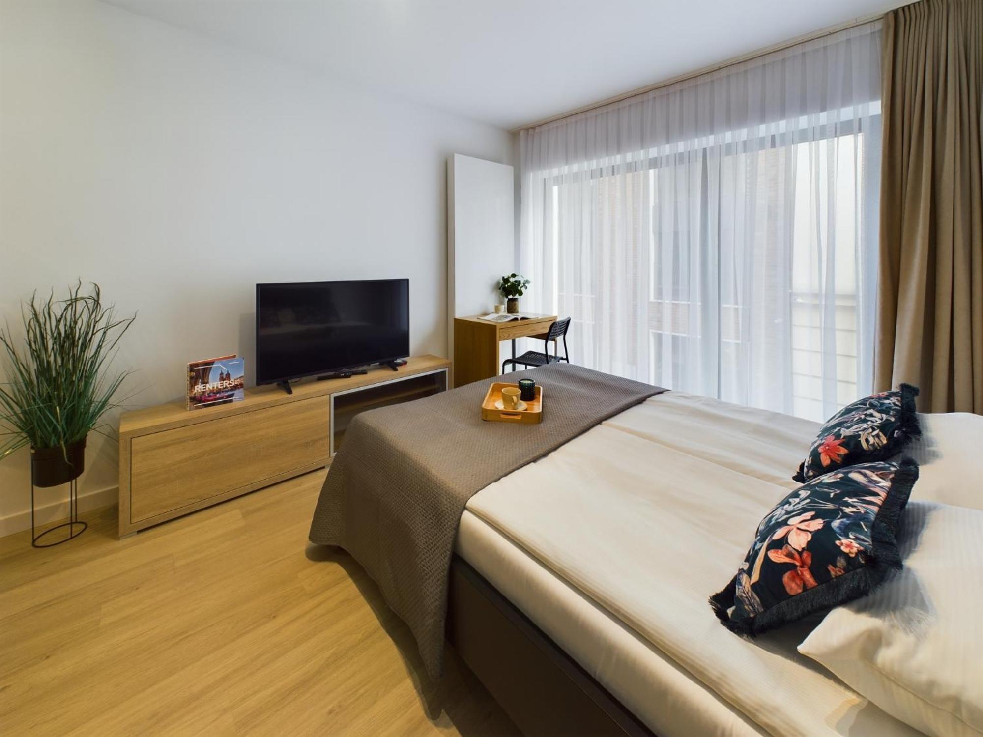 Modern With Air Conditioning In Downtown By Renters * Cracóvia