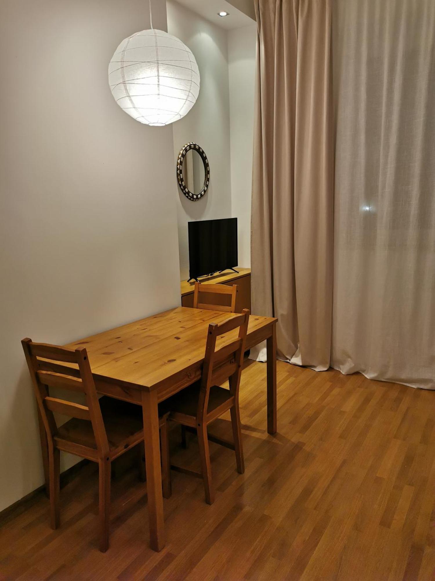 Cozy Spacious With Balcony *