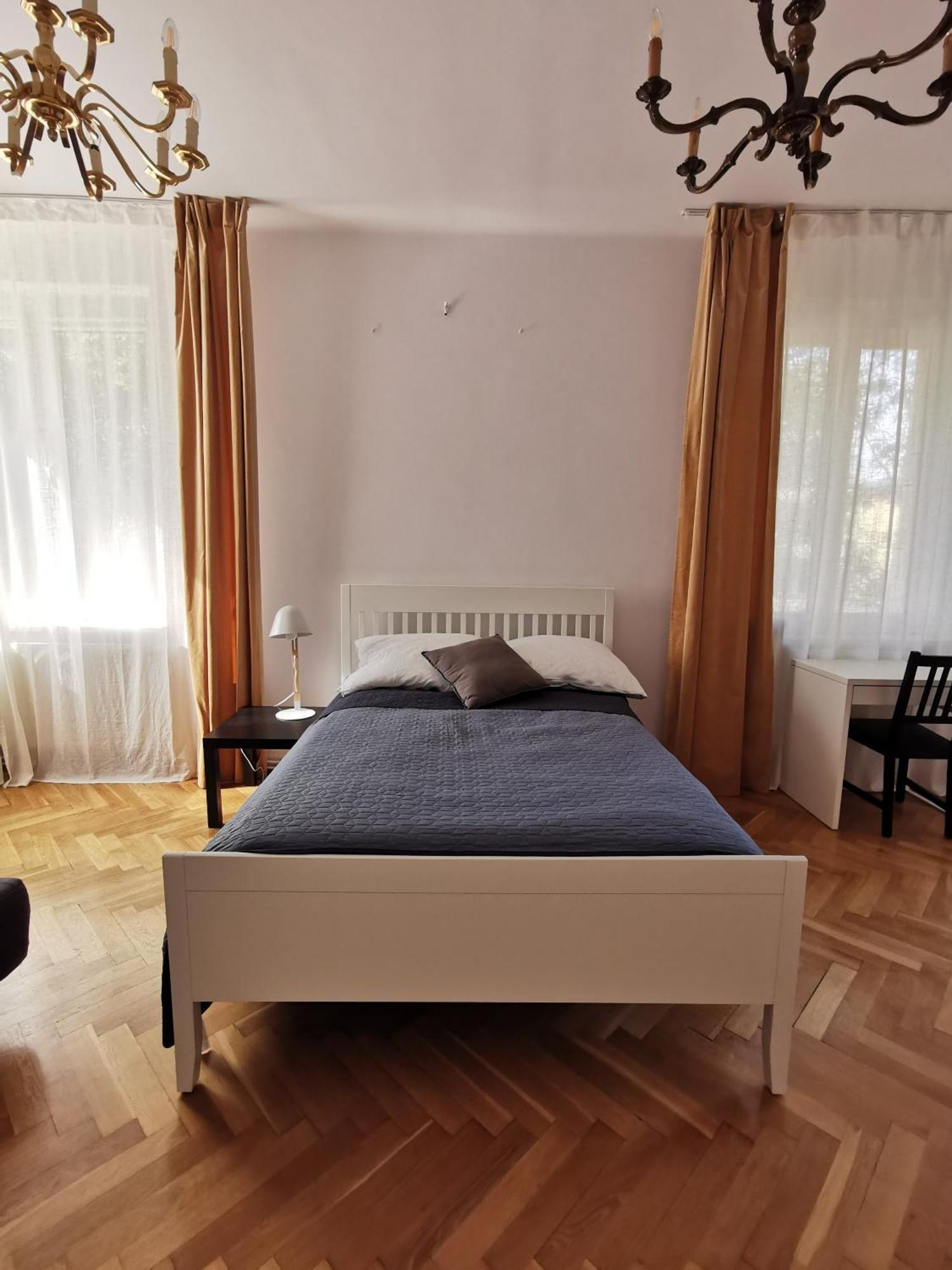 Apartament Cozy Spacious With Balcony