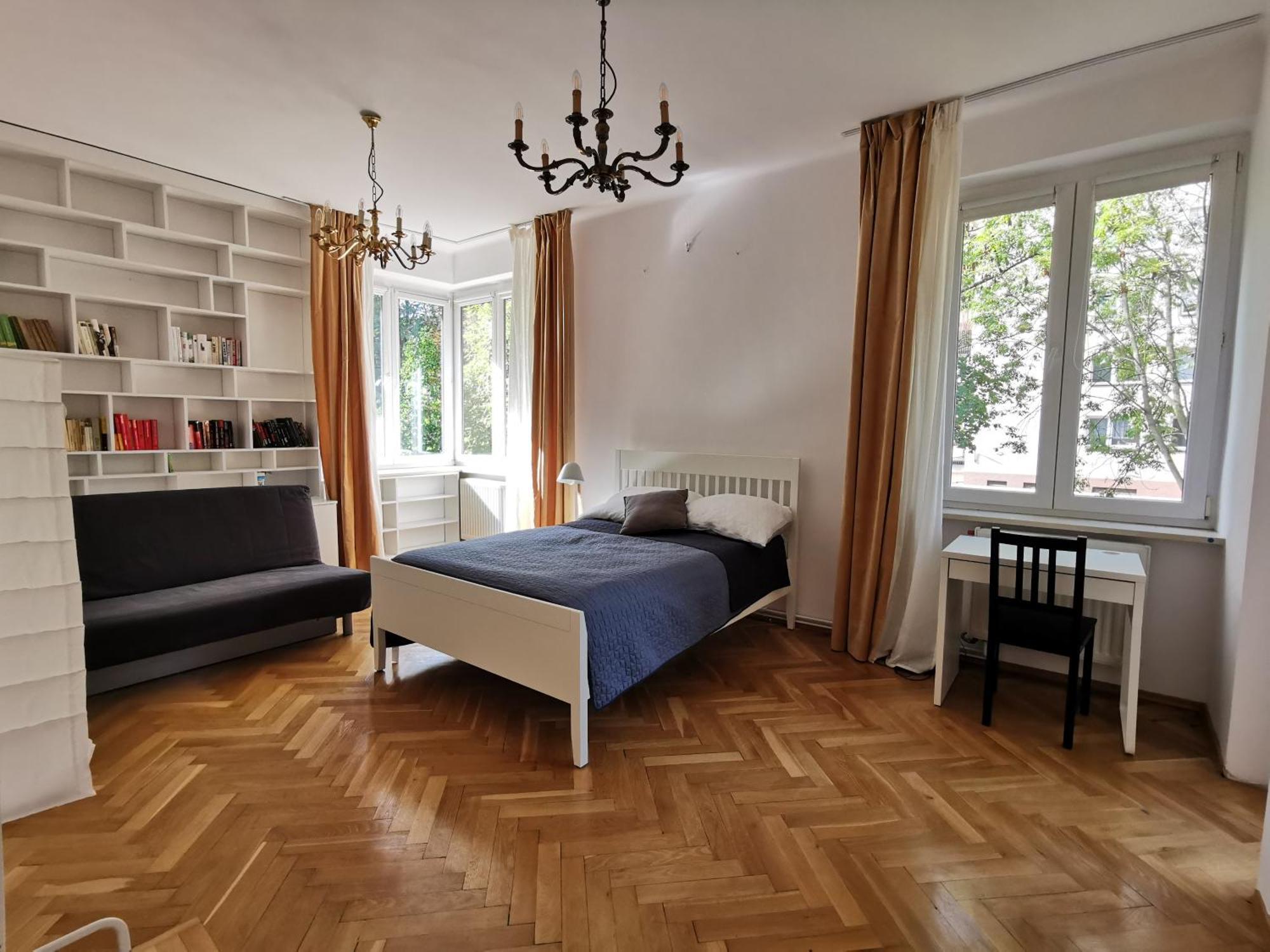 Cozy Spacious With Balcony Apartament *