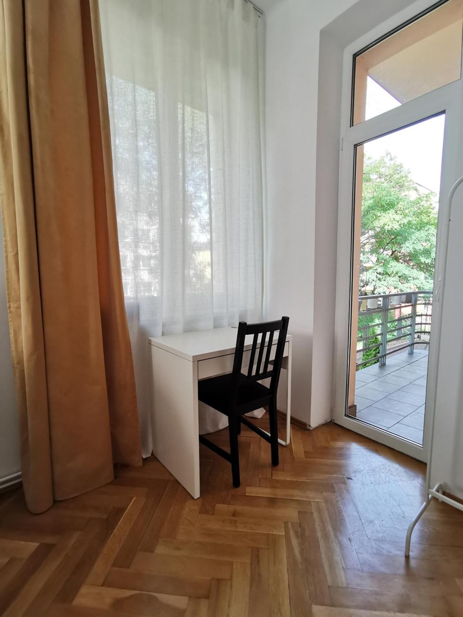 Cozy Spacious With Balcony * Kraków