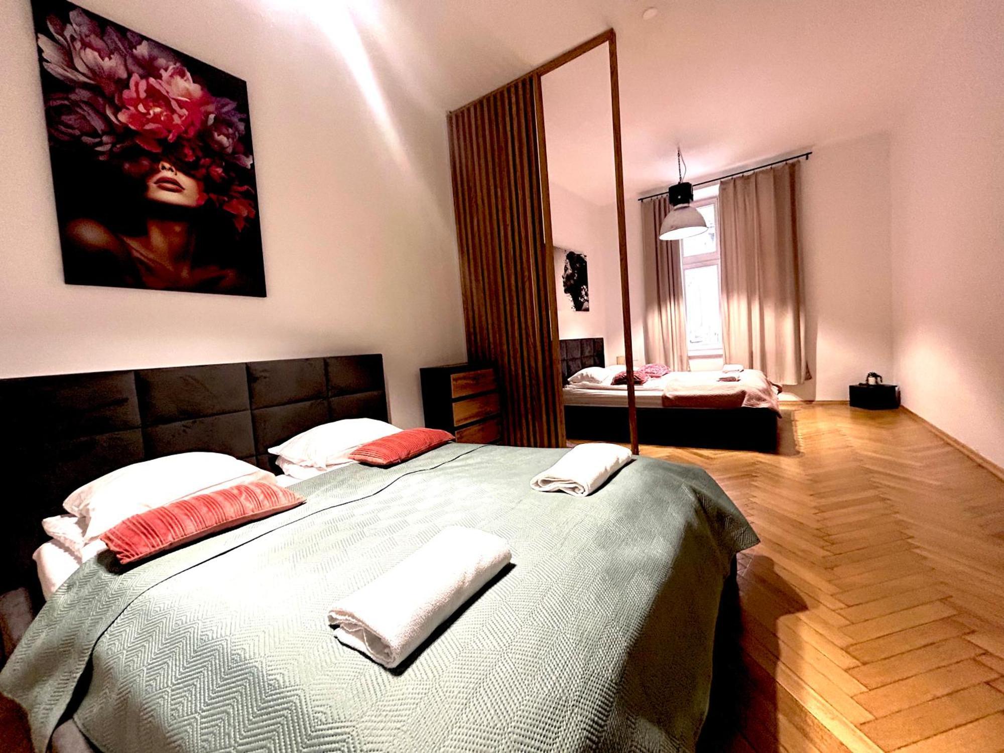 Selected By Market Square Krakau