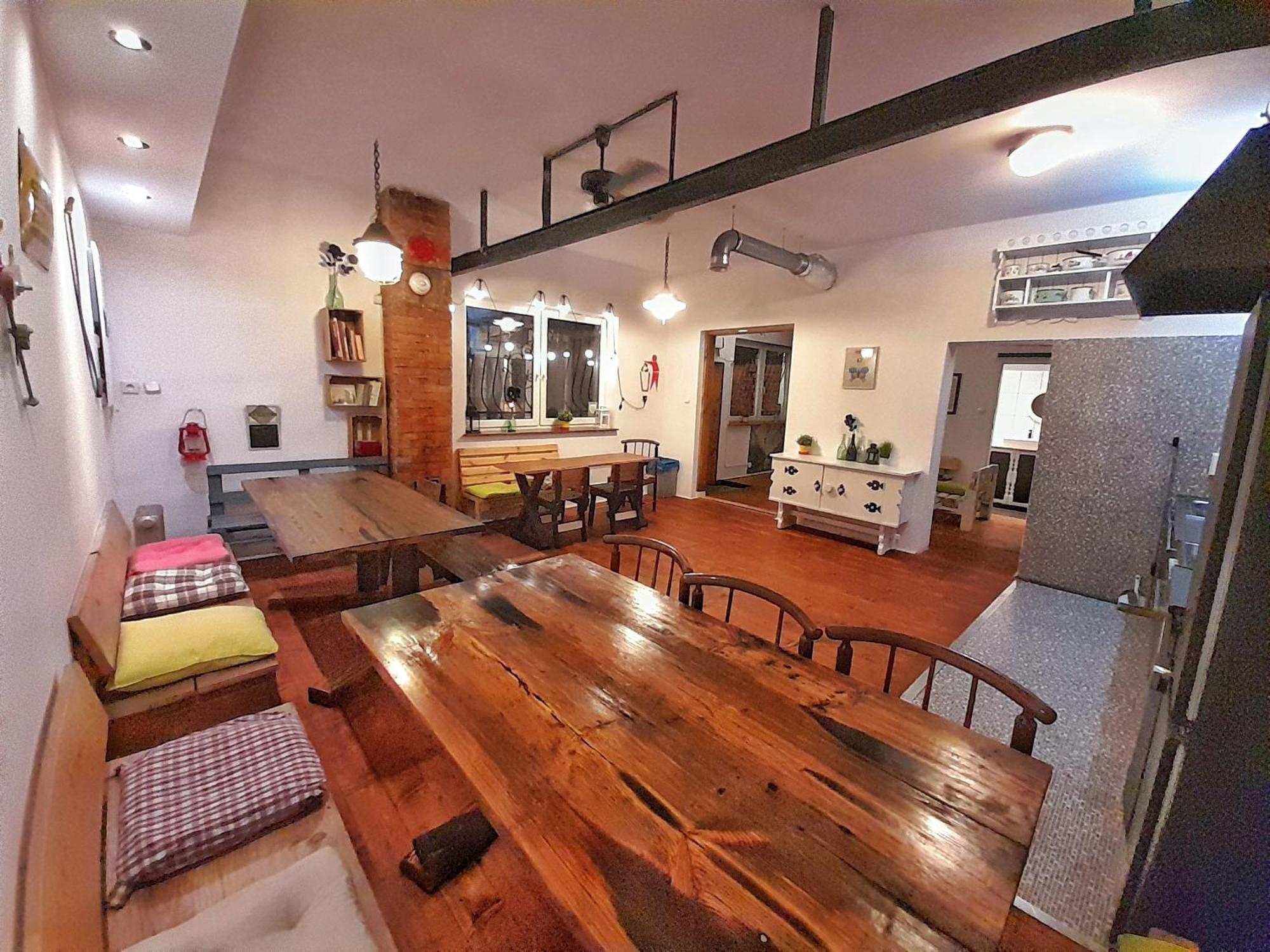 Vakantiehuis Party House And Garden