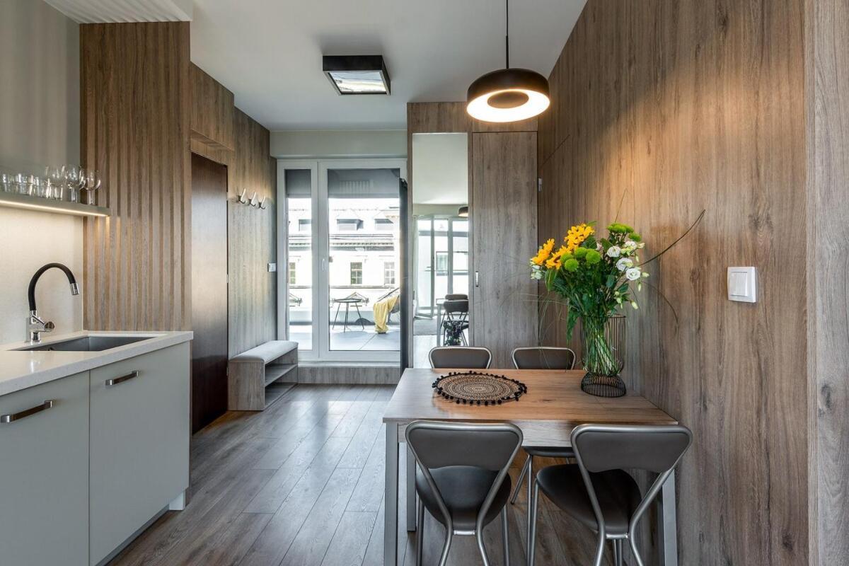 Unique With 2 Balconies With Wawel Castle And Views Apartment