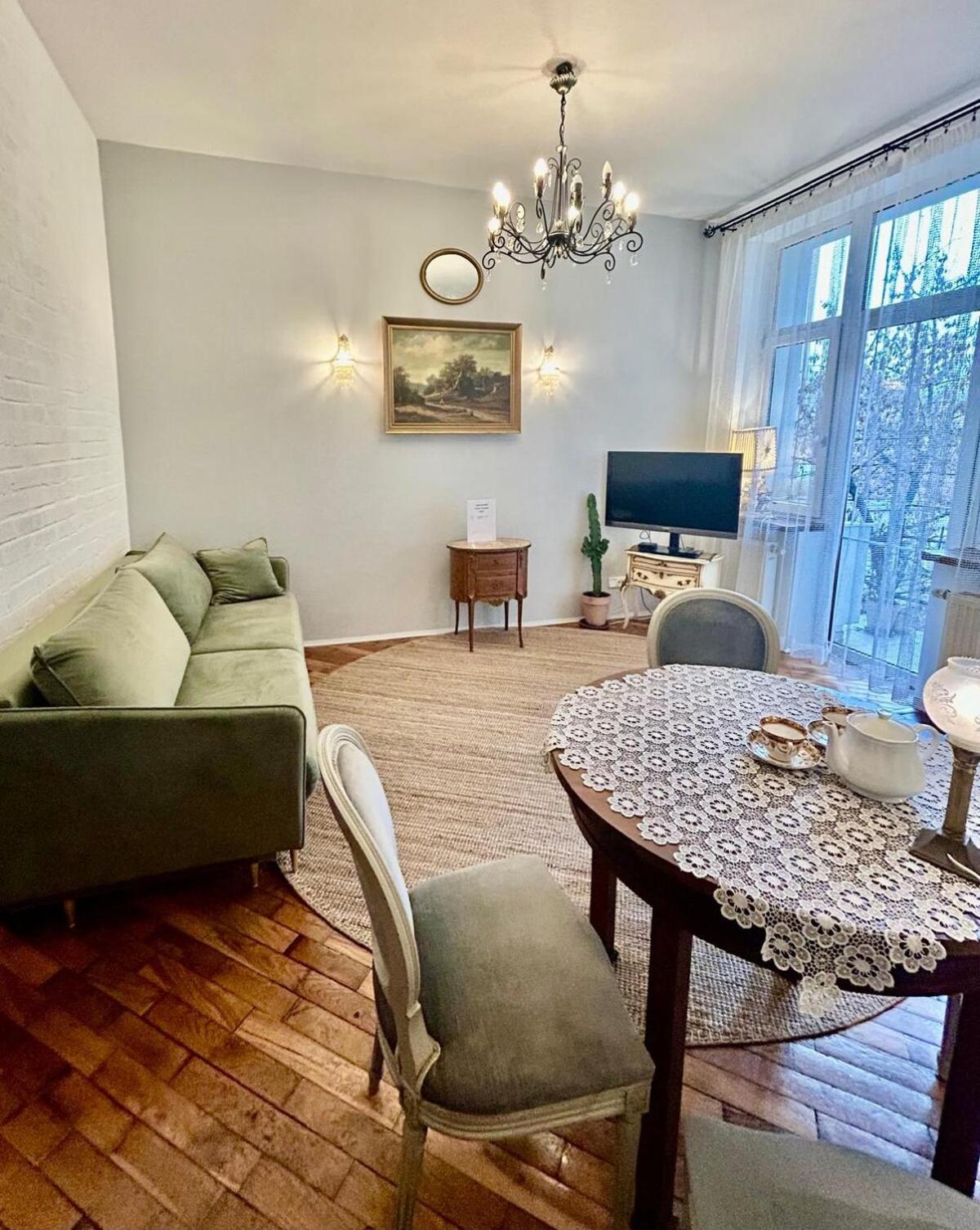 Apartament Locus Vietoris *