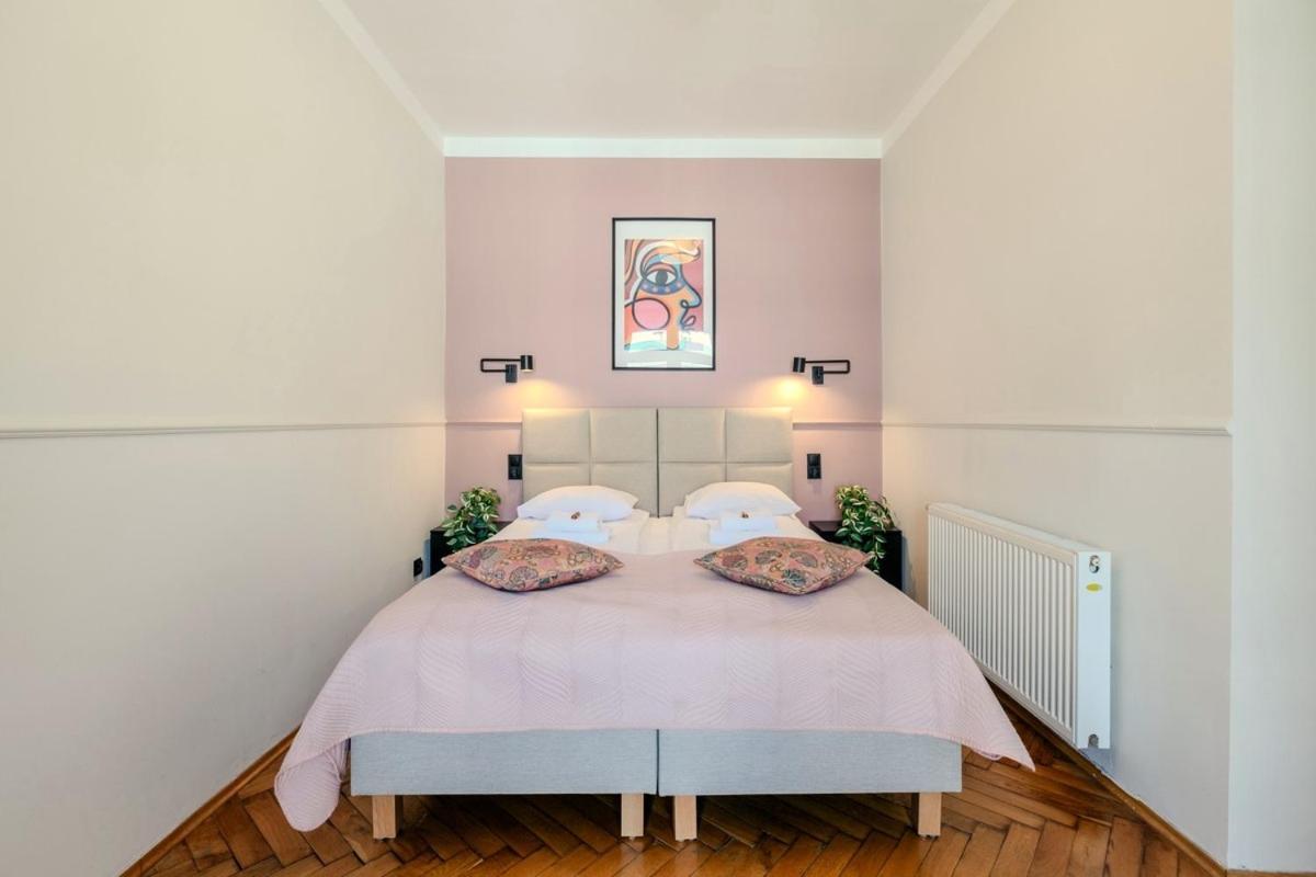 Classic Pilsudskiego Street Apartment Krakau