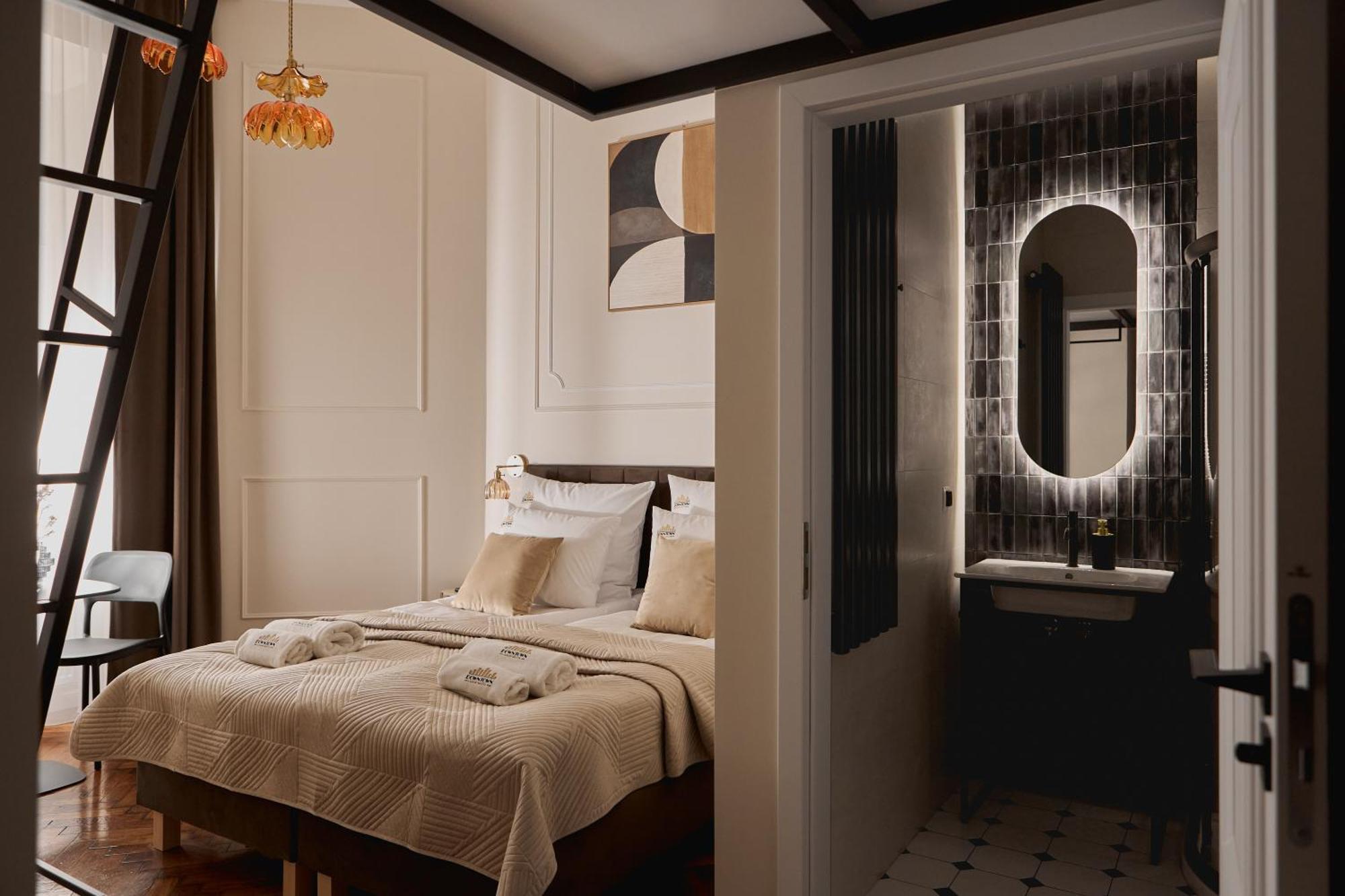 Apartment Old Town Charm & Chic By Downtown *