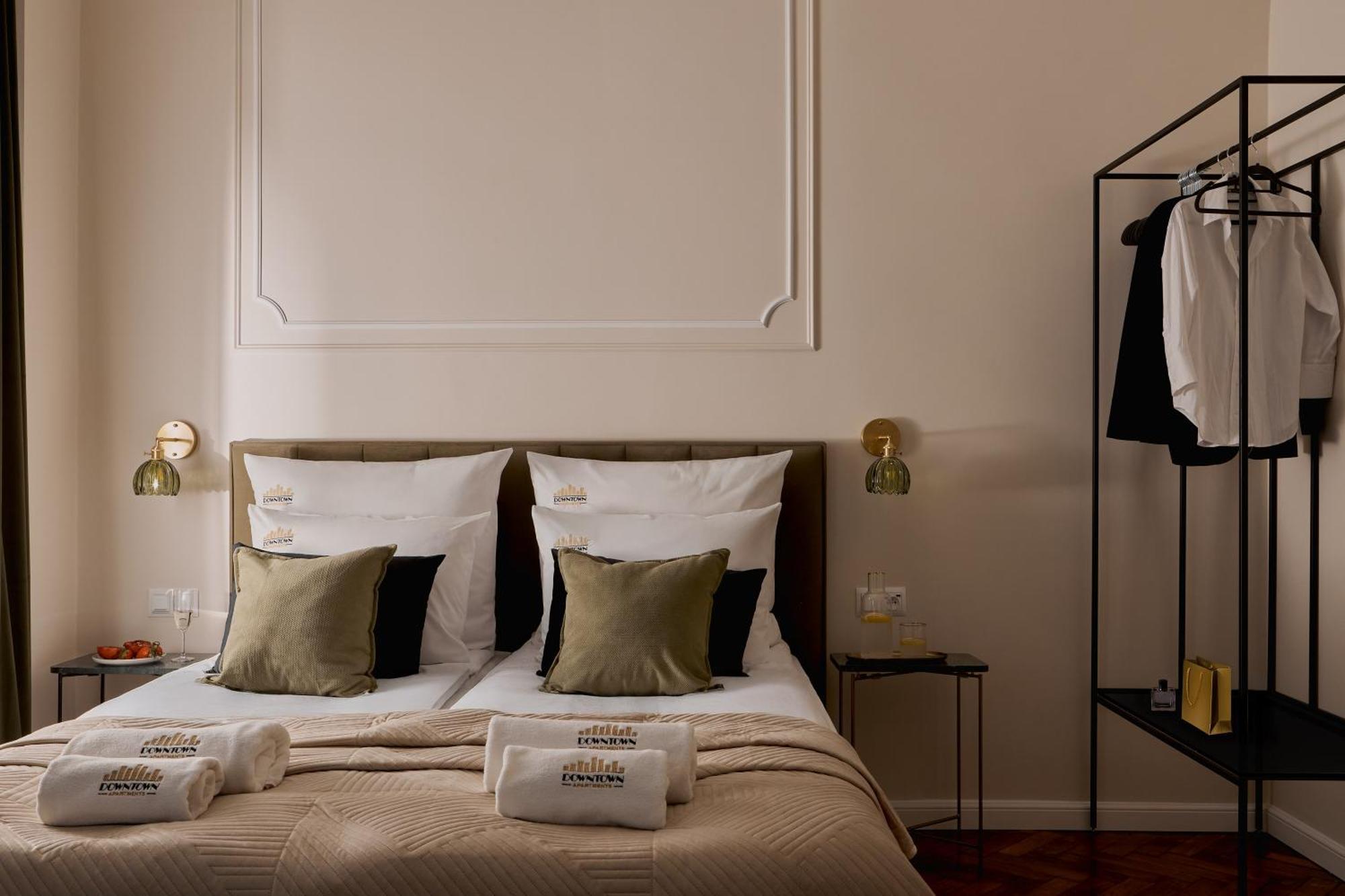 Old Town Charm & Chic By Downtown *
