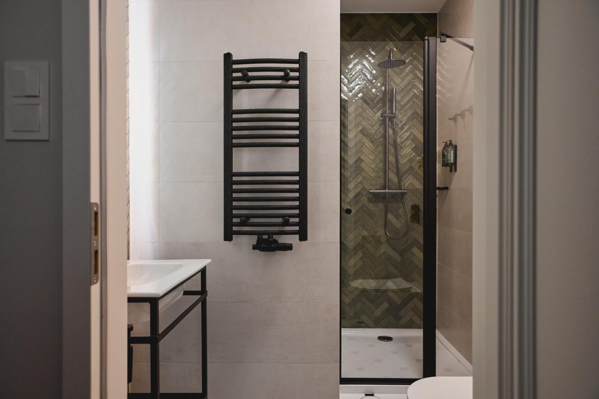 Old Town Charm & Chic By Downtown Apartment