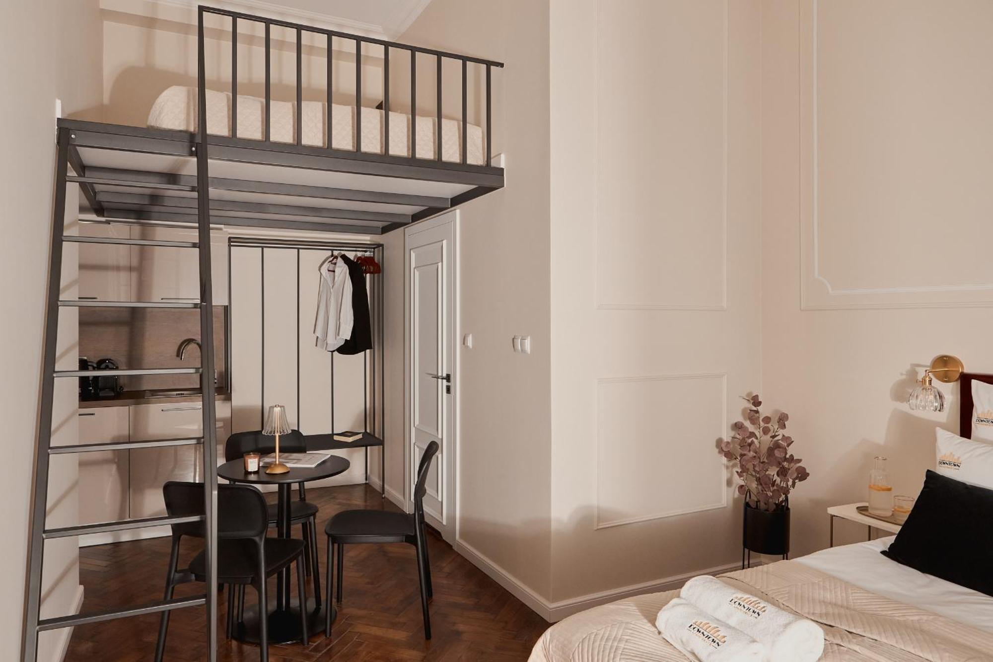 Apartment Old Town Charm & Chic By Downtown *