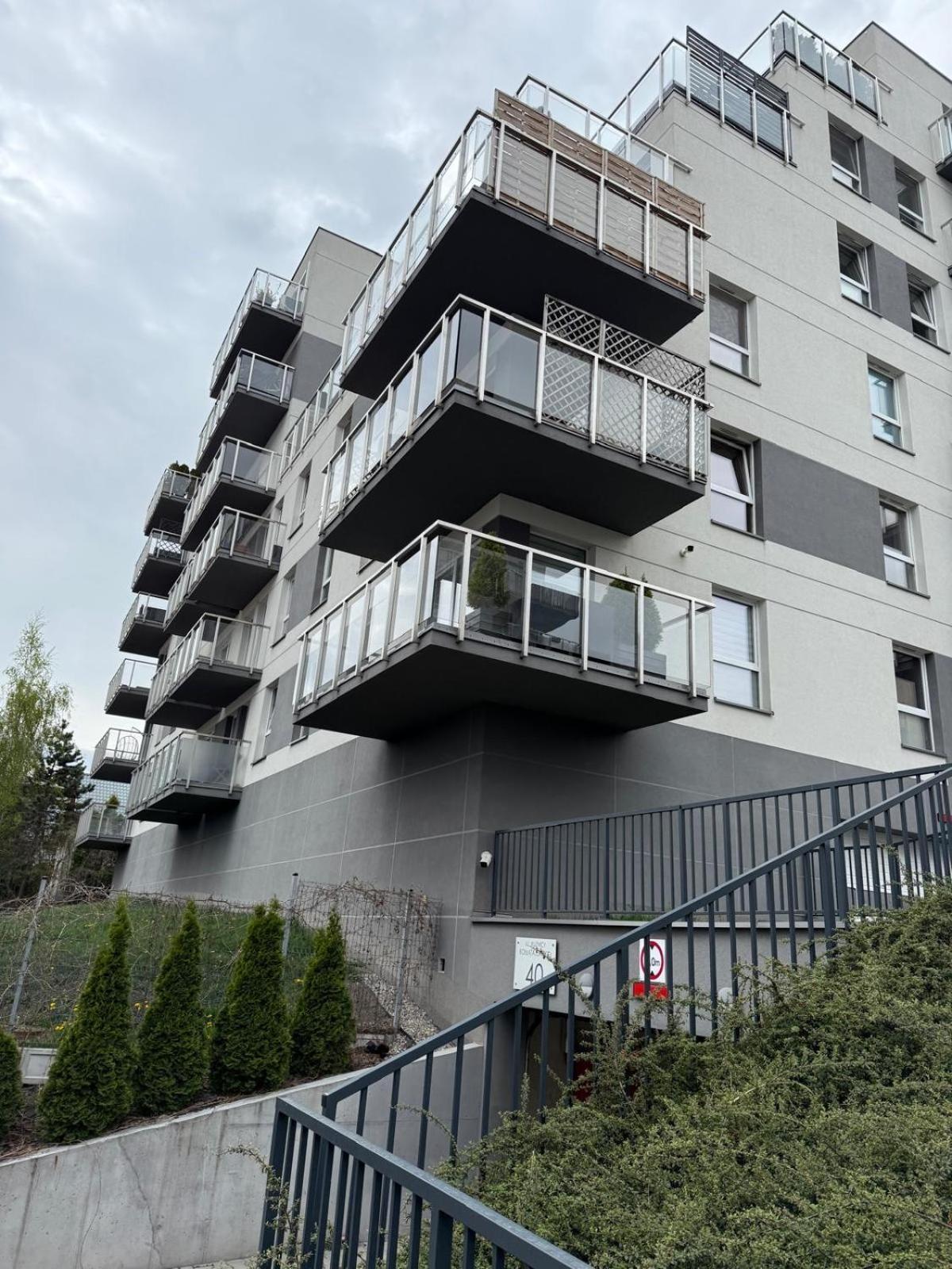Apartment Center *