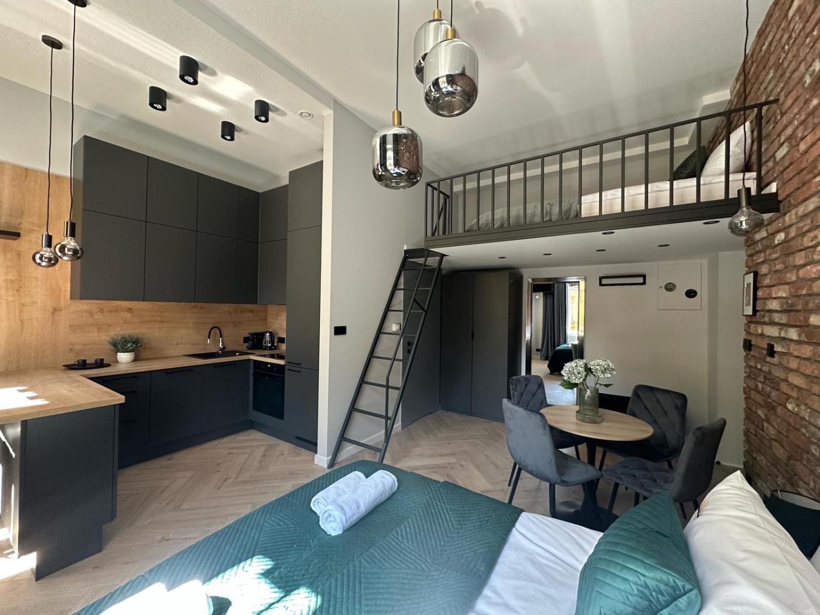 Apartment Old Town Charm & Chic By Downtown *