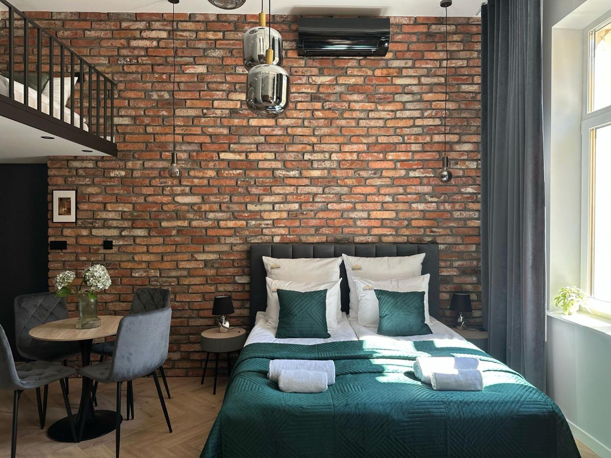 Old Town Charm & Chic By Downtown Apartment