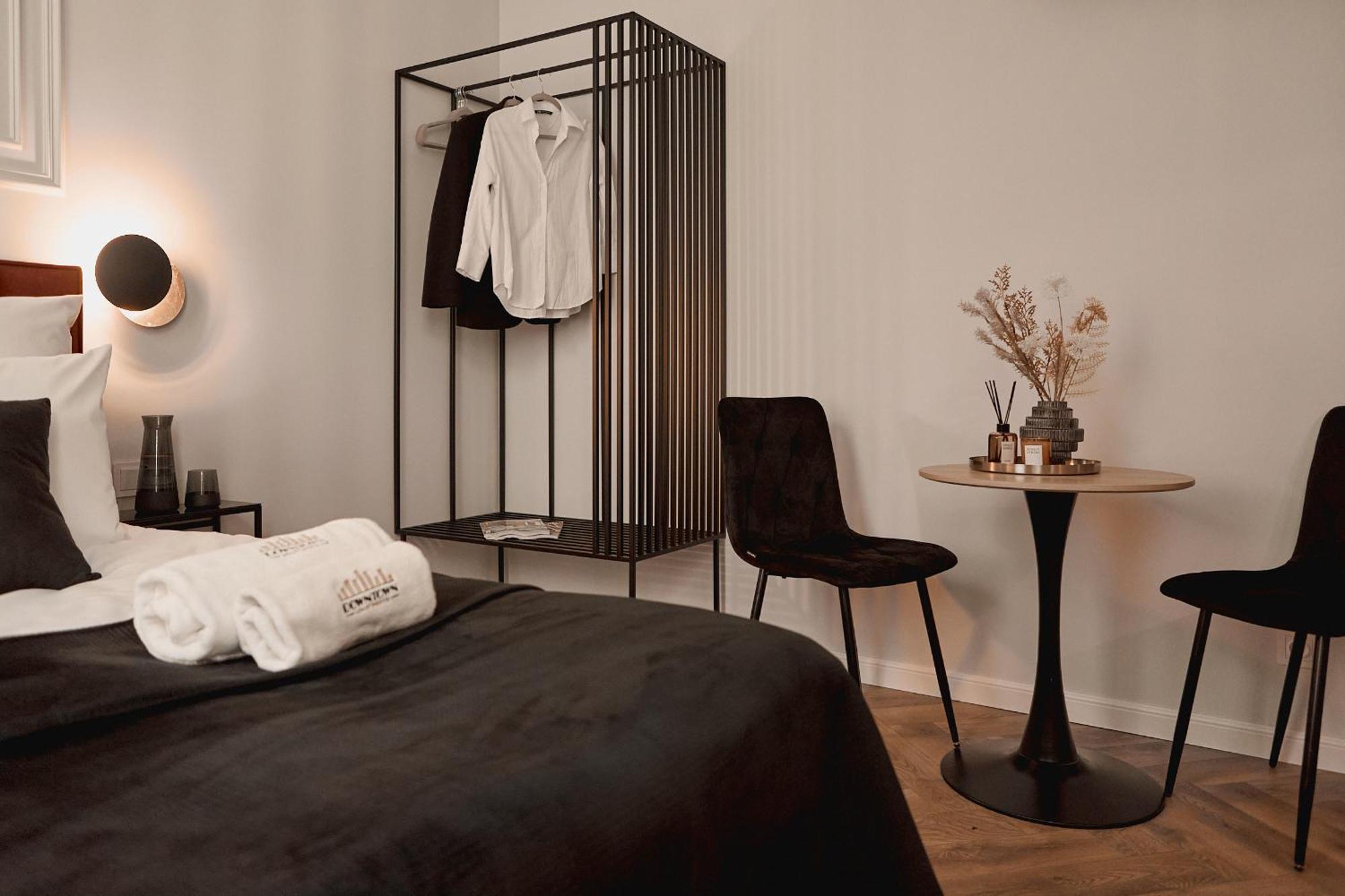 Old Town Charm & Chic By Downtown *