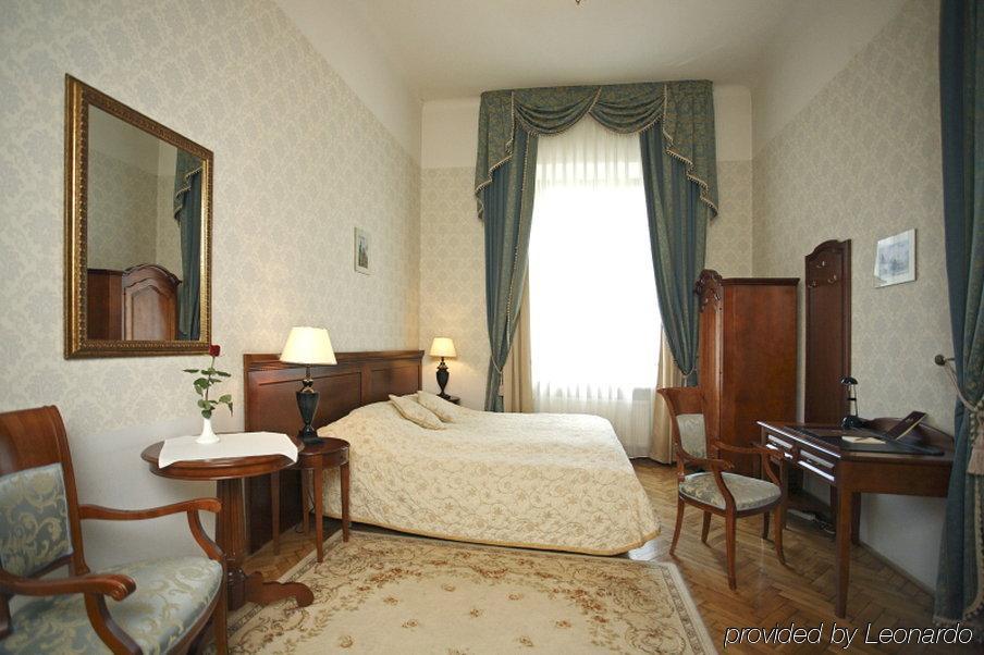 Ostoya Palace Hotel 4*