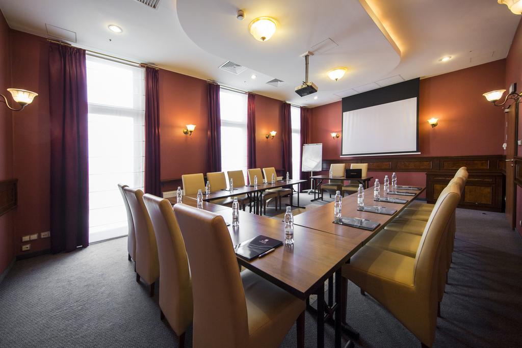 Conrad Hotel 4*