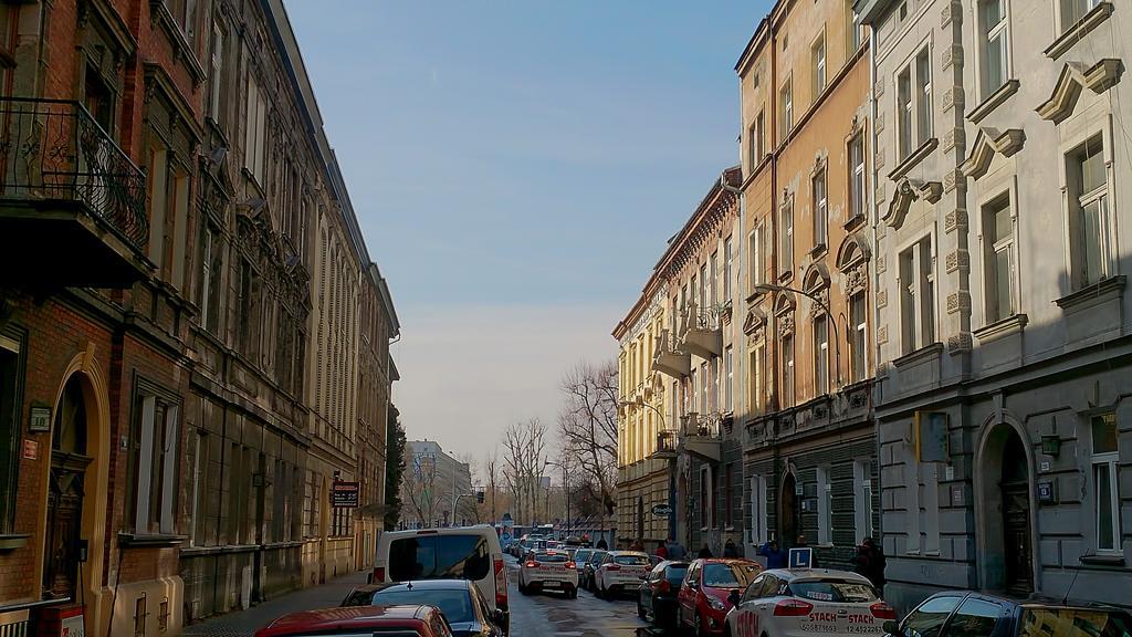 Spacious In The Heart Of Apartment *