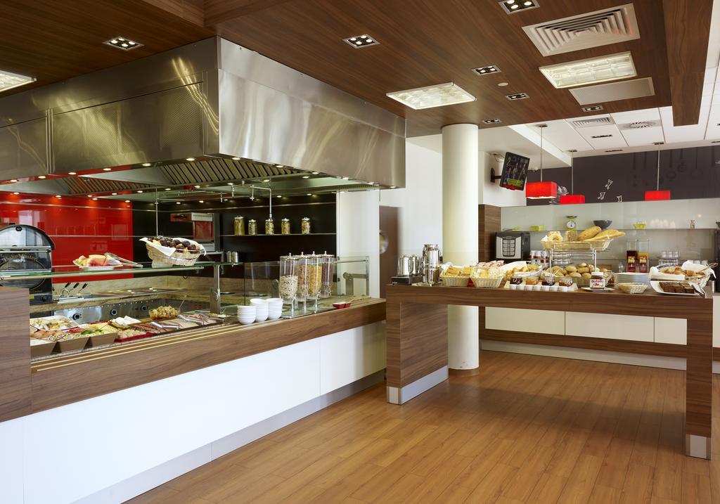 Ibis Stare Miasto 3*