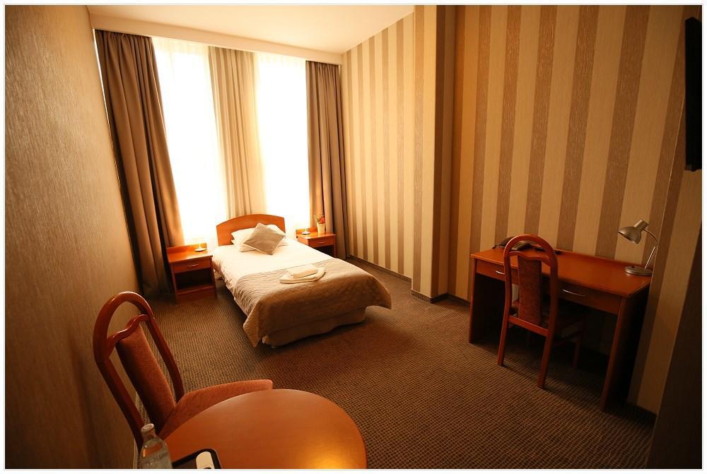 Hotel Polonez 3*