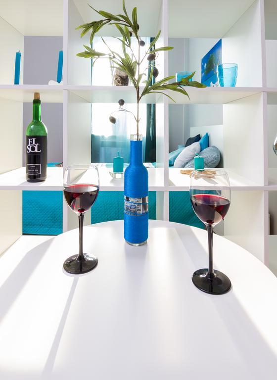Apartment World *
