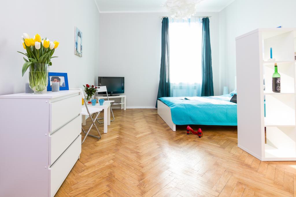 World Apartment *