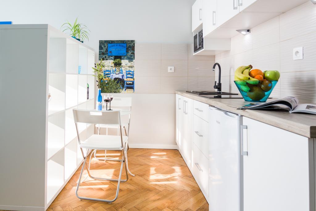 Apartment World