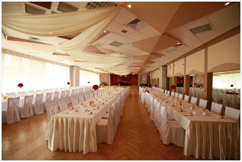 Polonez Hotel 3*