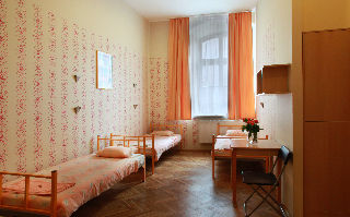 City Hostel *
