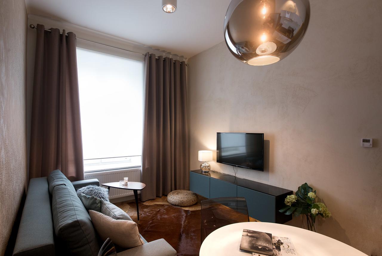 World Apartment *