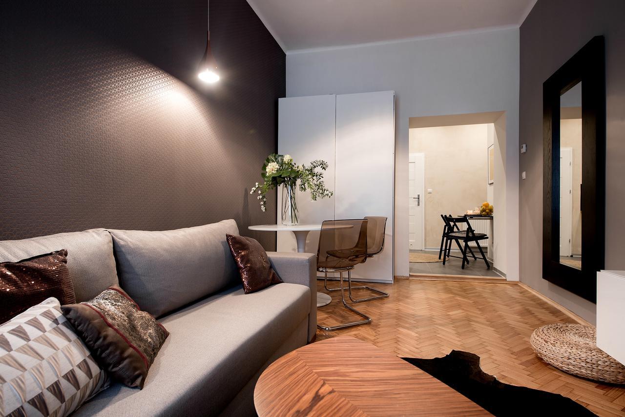 World Apartment *