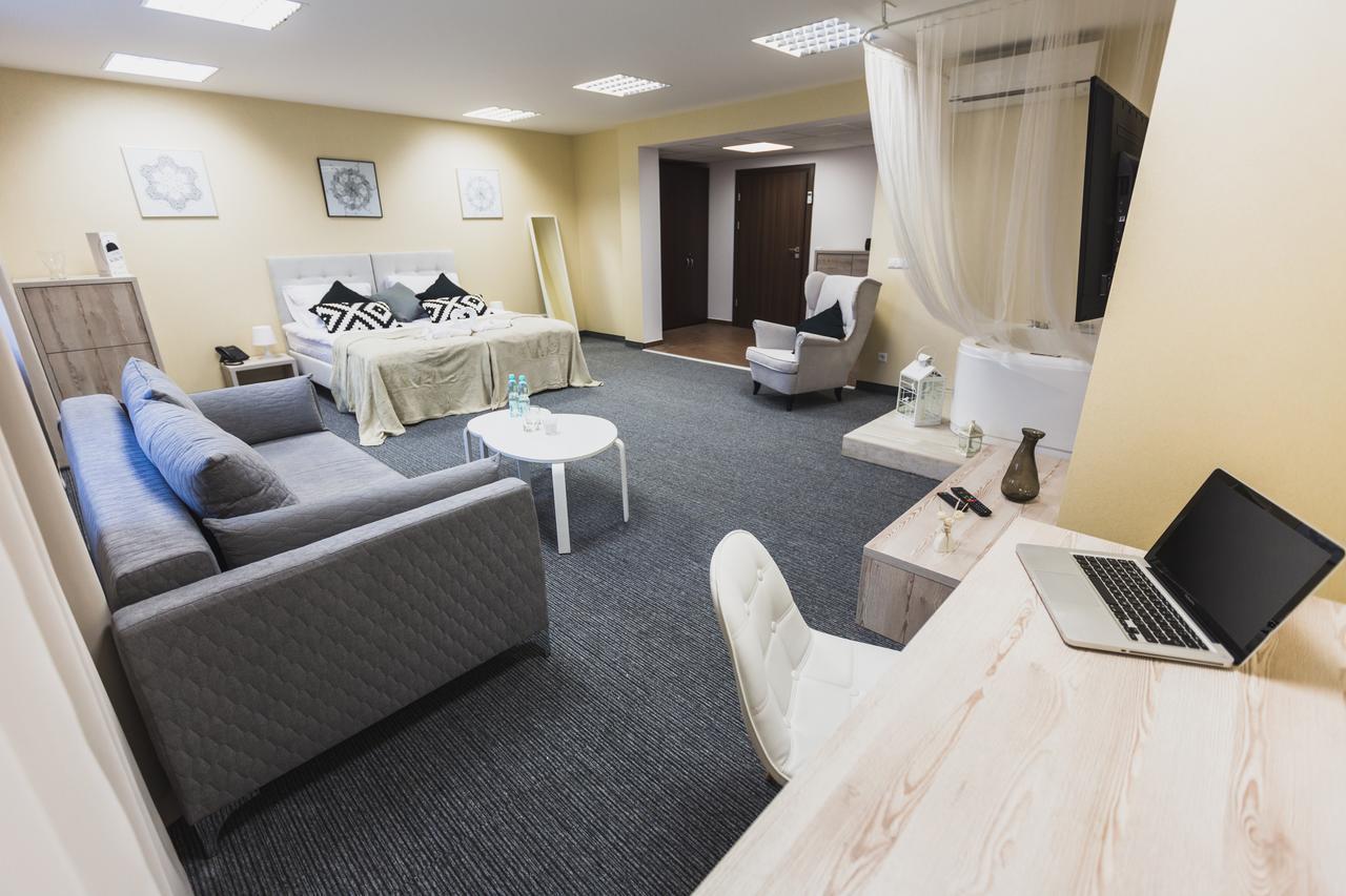 Czarno Na Bialym Hotel 3*