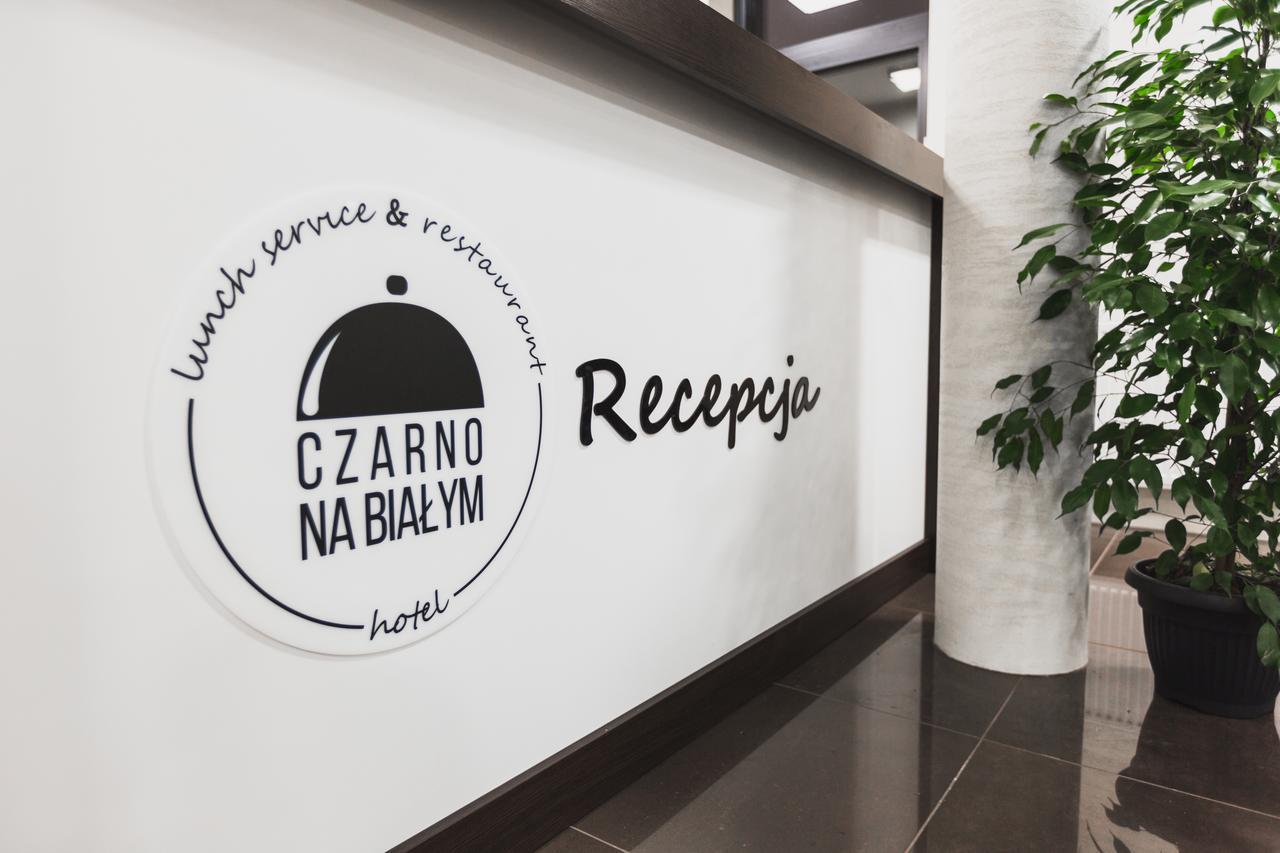 Czarno Na Bialym Hotel Cracóvia