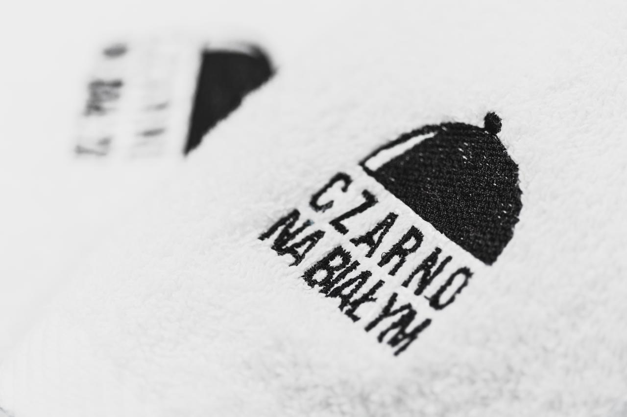 Czarno Na Bialym Hotel Cracóvia