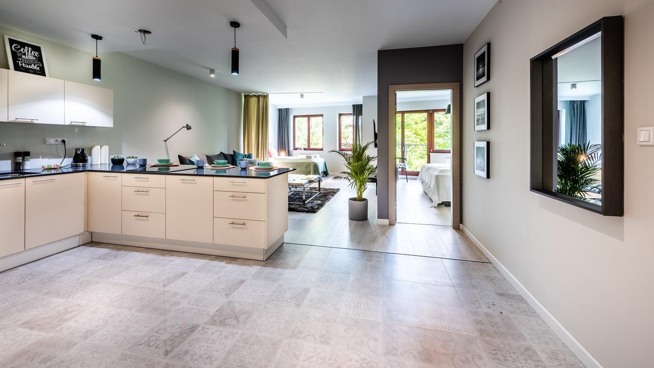 A11 & Spa Dermique Apartment *