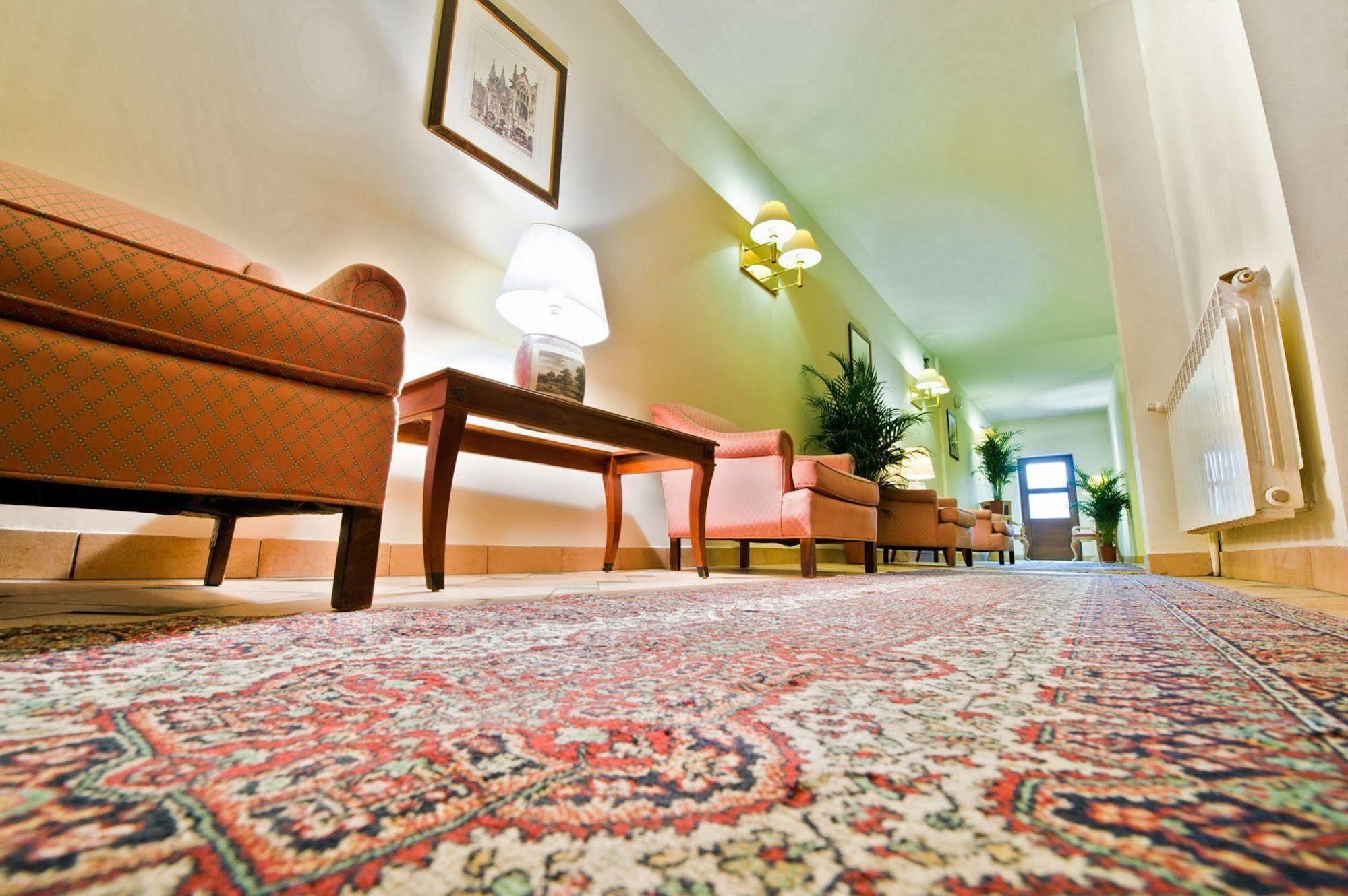 Miodosytnia Aparthotel 3*
