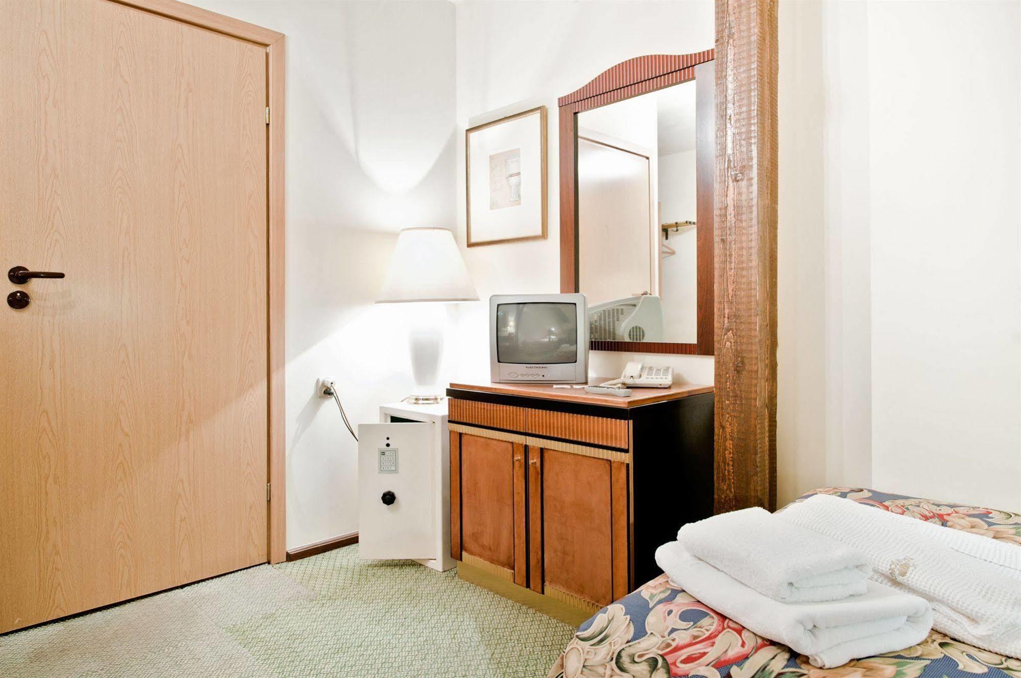 Miodosytnia Aparthotel 3*