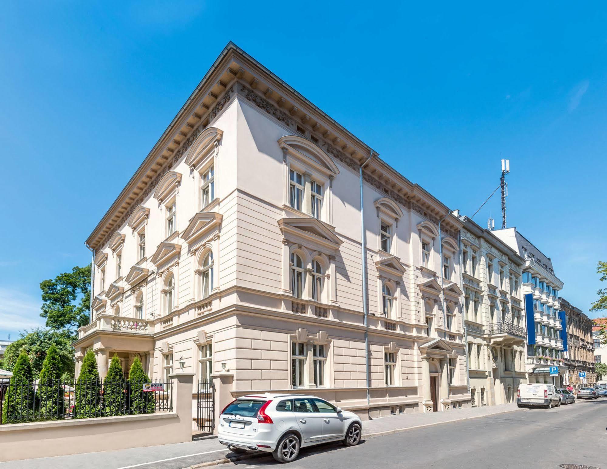 Aparthotel Garden Palace 3*