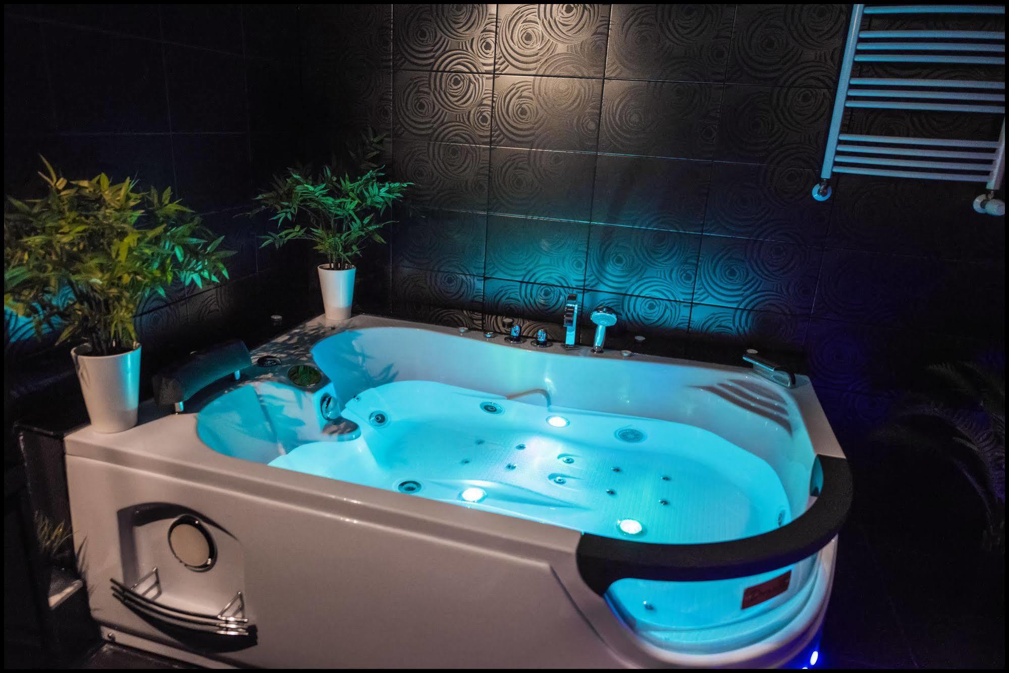 Z Jacuzzi Rynek