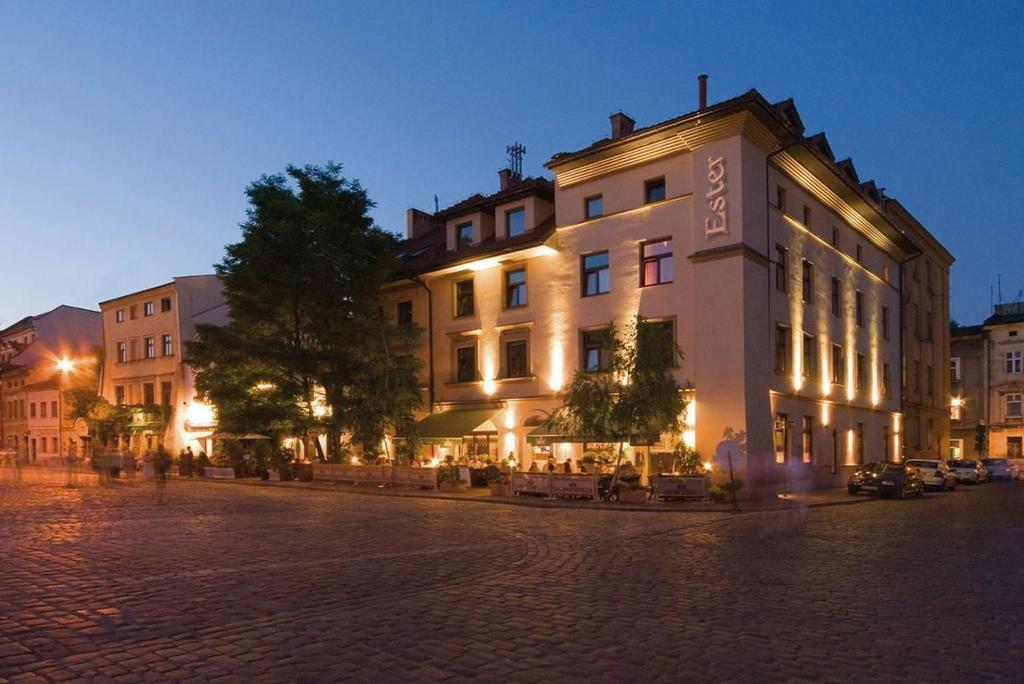 Ester Hotel
