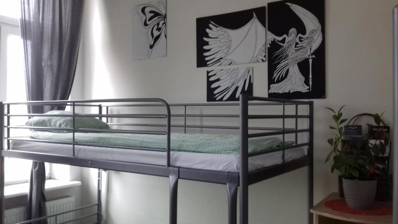 Hostel Art *