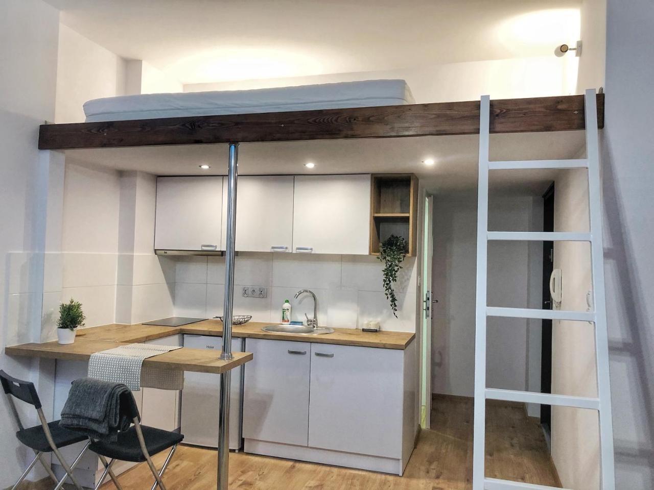 Fox Center Apartment *