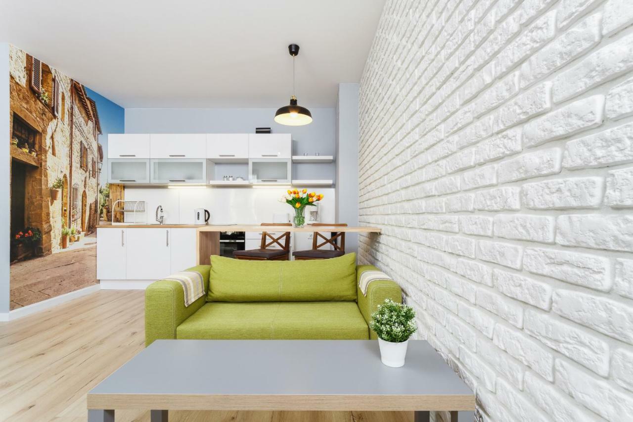 Apartment Harmonica Trynitarska By Renters *