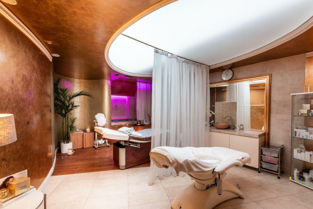 A11 & Spa Dermique Apartment *