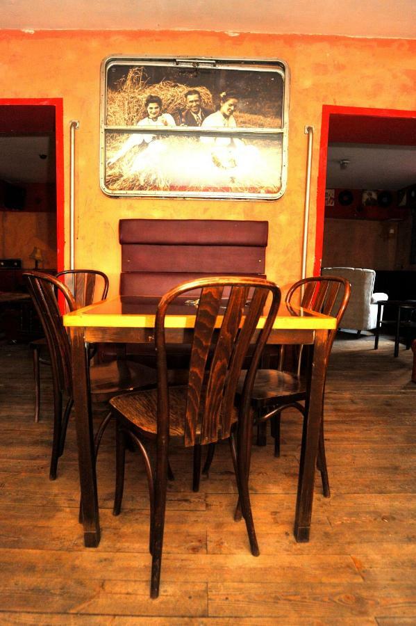 Hostel Good Bye Lenin Pub & Garden