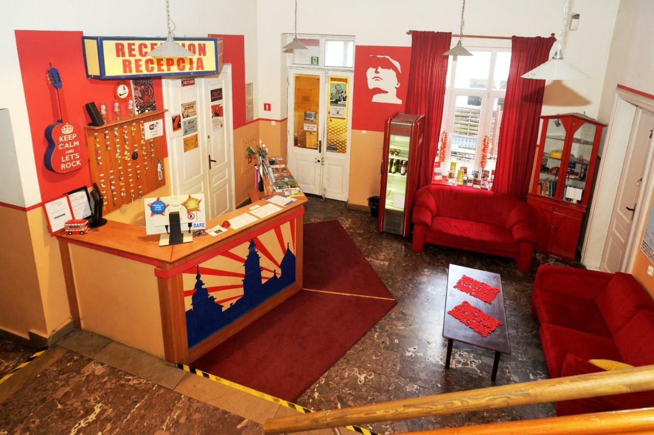Good Bye Lenin Pub & Garden Hostel *