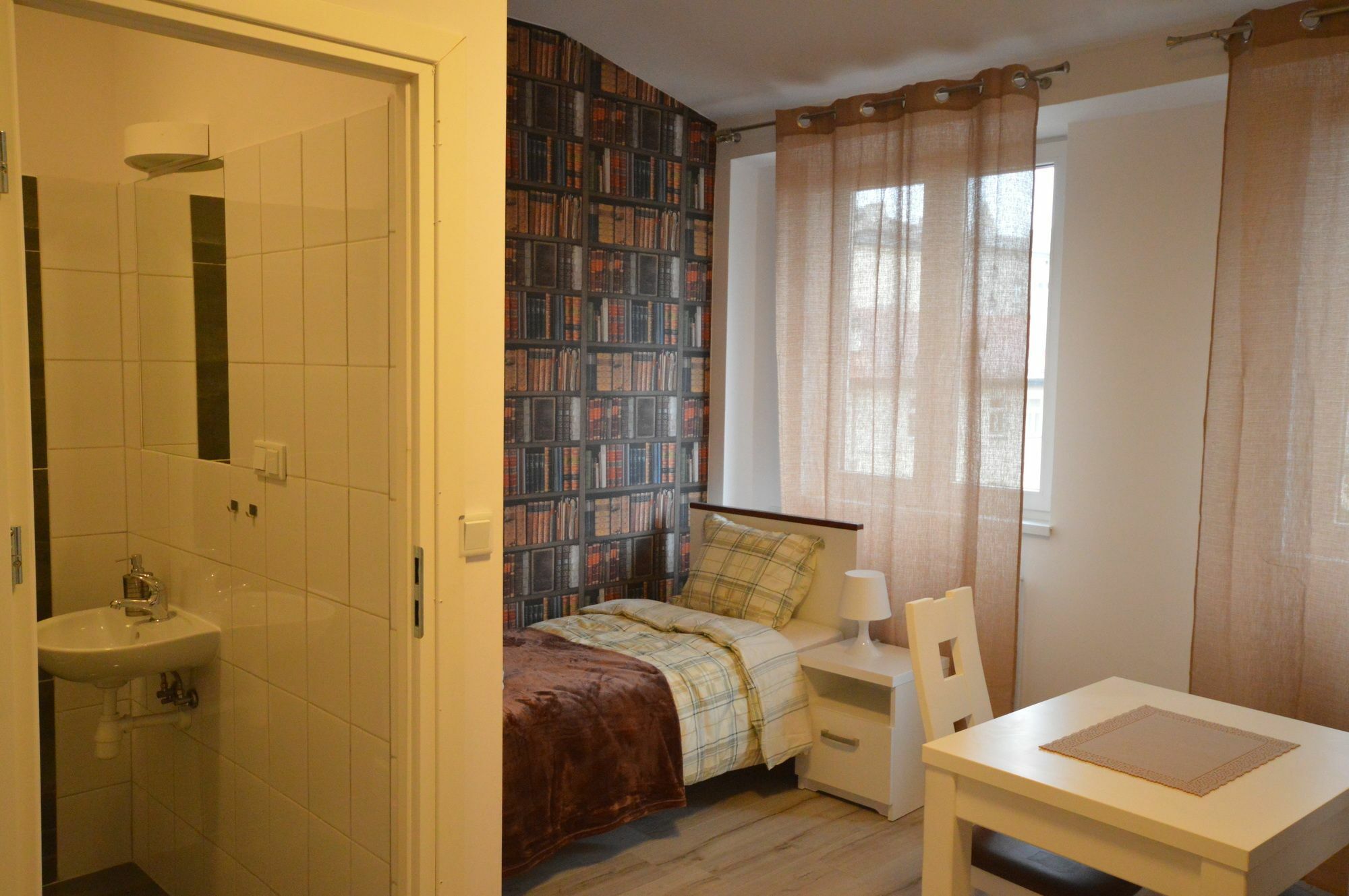 Cracow 3*