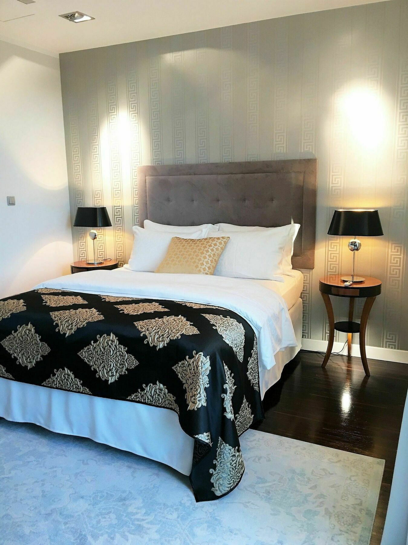 Aparthotel Mondrian Luxury & Old Town Krakow