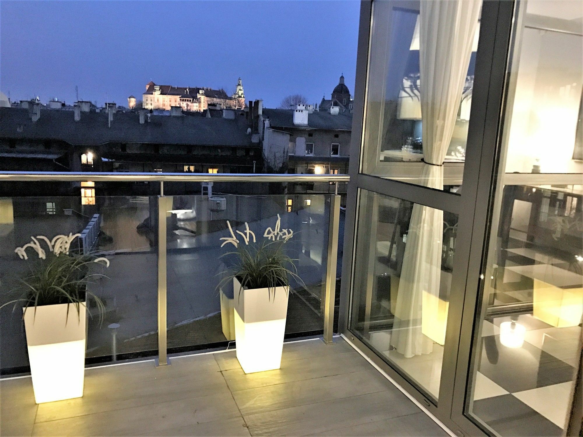 Aparthotel Mondrian Luxury & Old Town
